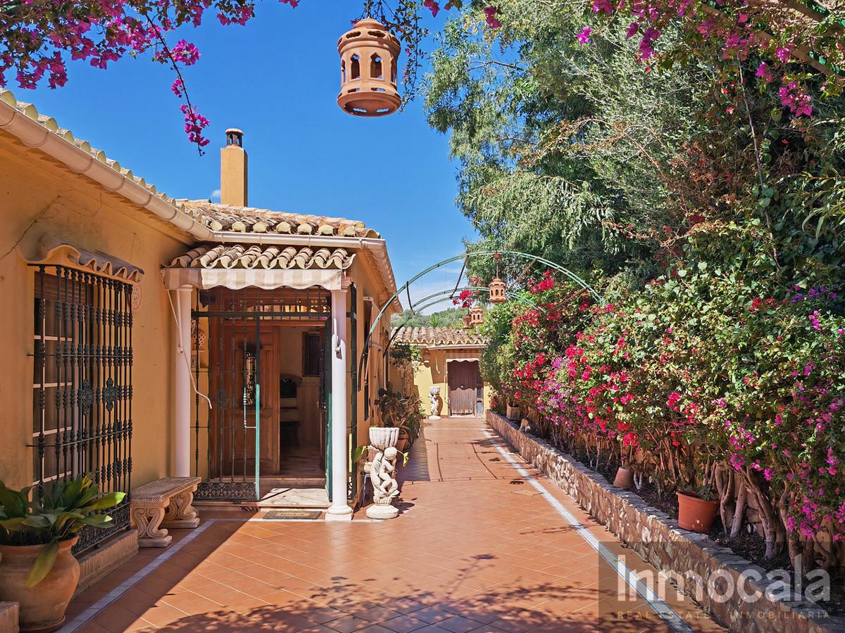 For sale of villa in Mijas