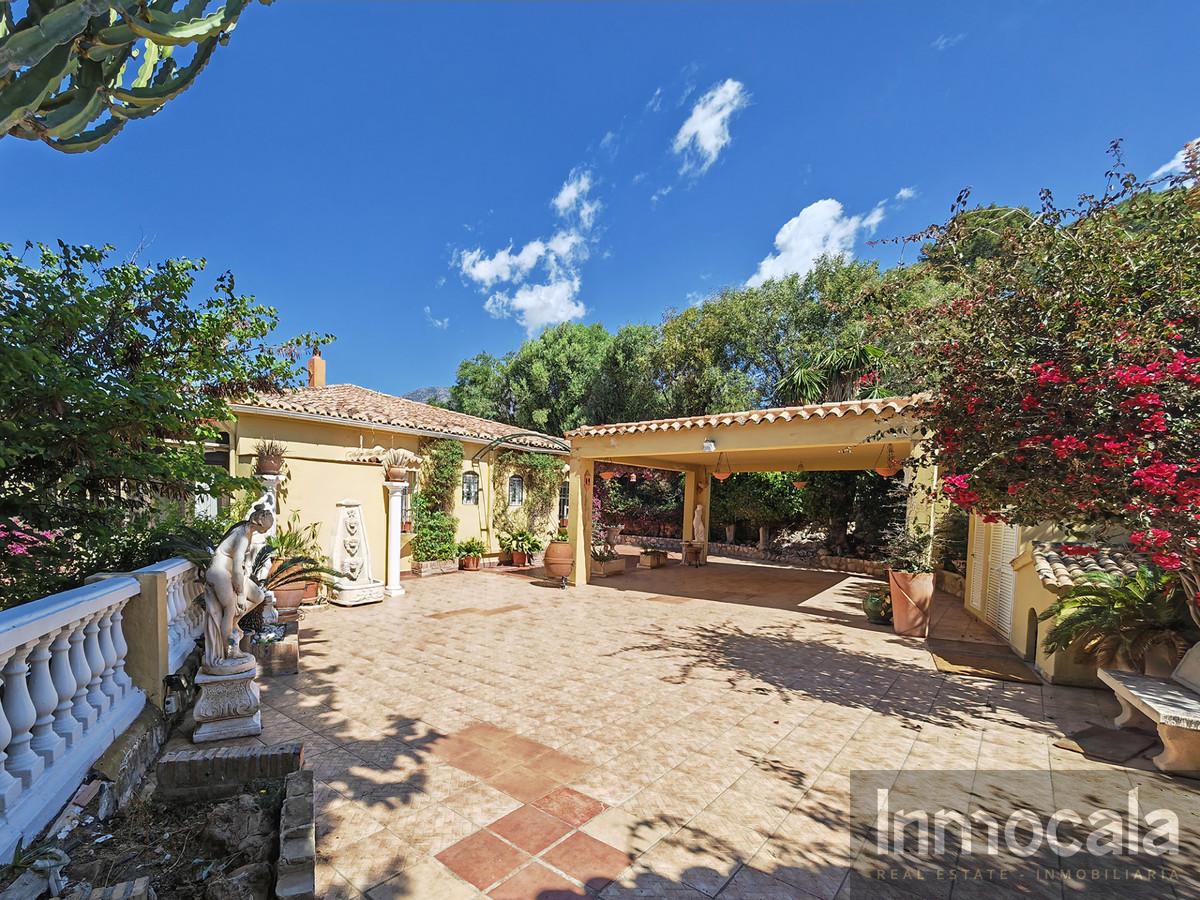 For sale of villa in Mijas