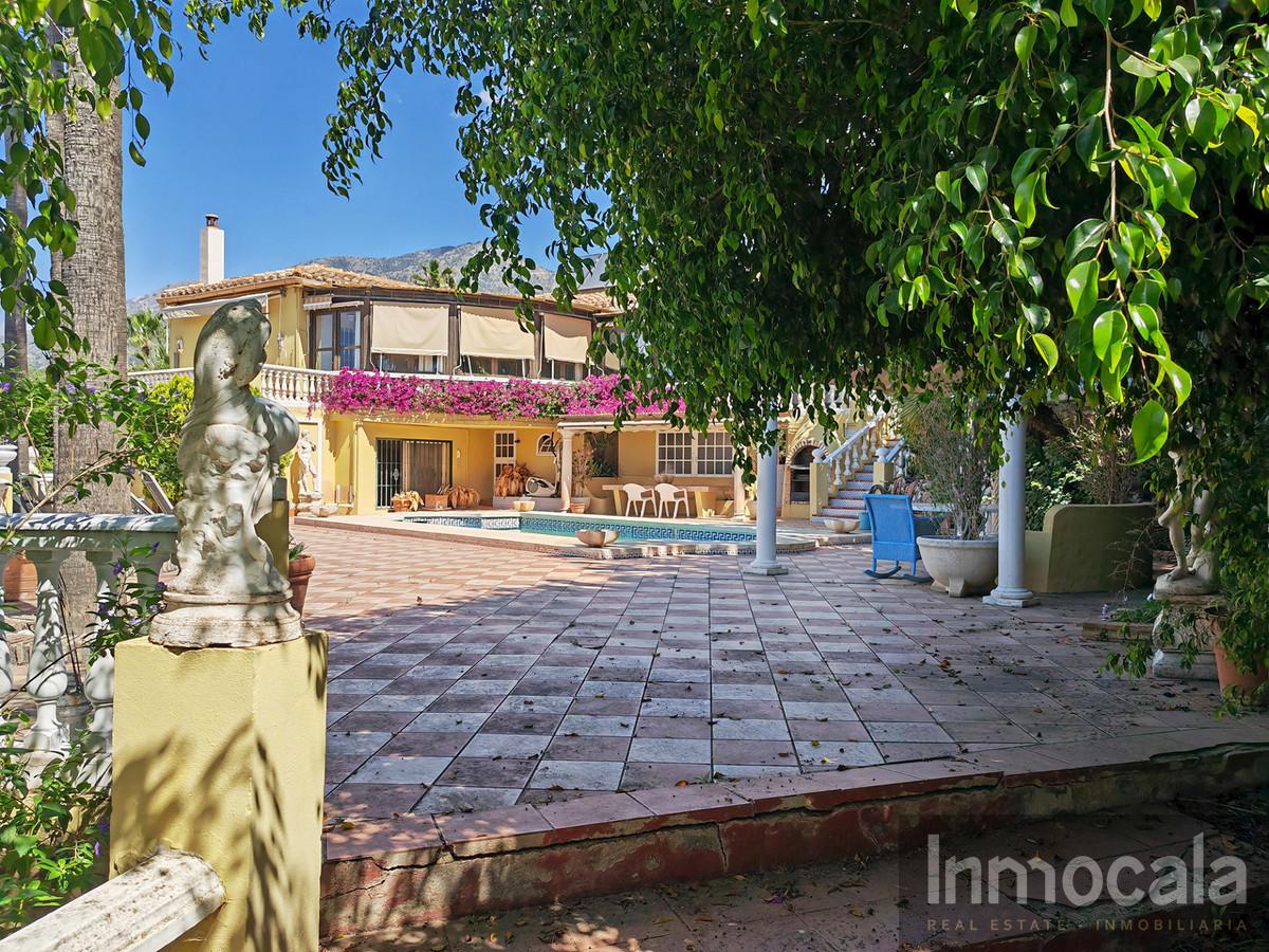 For sale of villa in Mijas