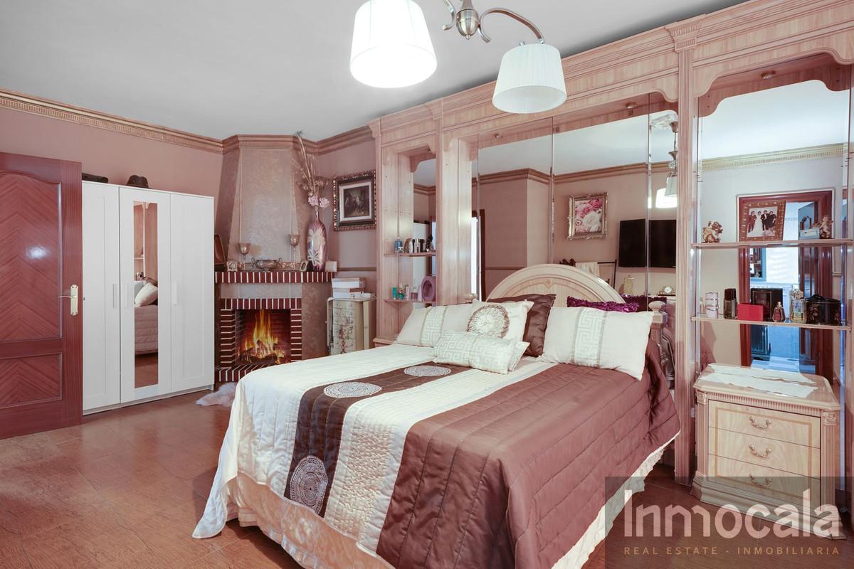For sale of villa in Fuengirola