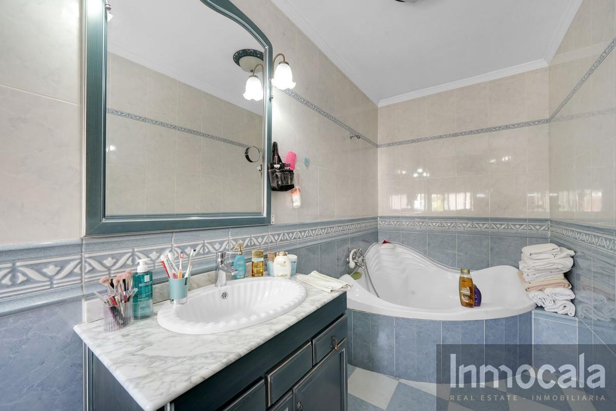 For sale of villa in Fuengirola