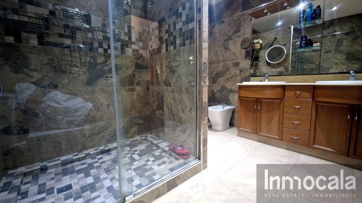 For sale of villa in Fuengirola