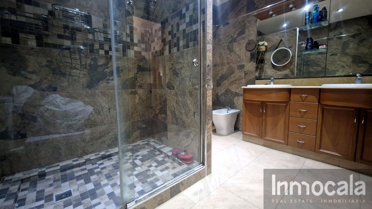 For sale of villa in Fuengirola