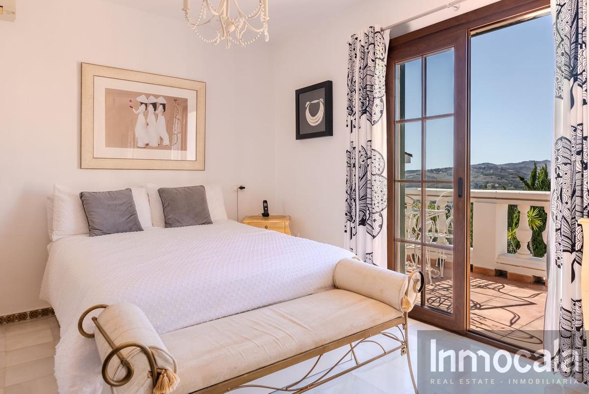 For sale of villa in Mijas Golf