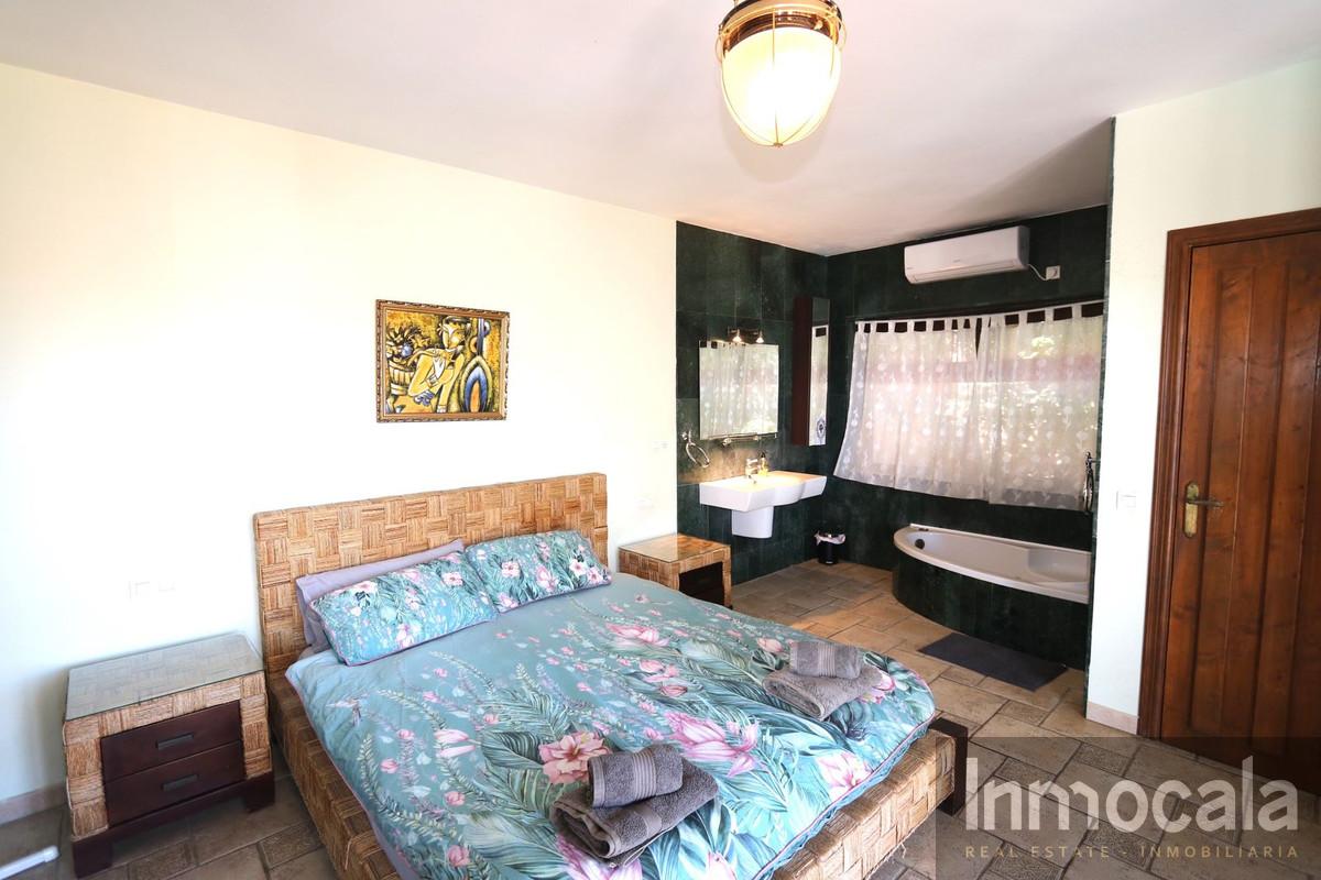 For sale of villa in Mijas