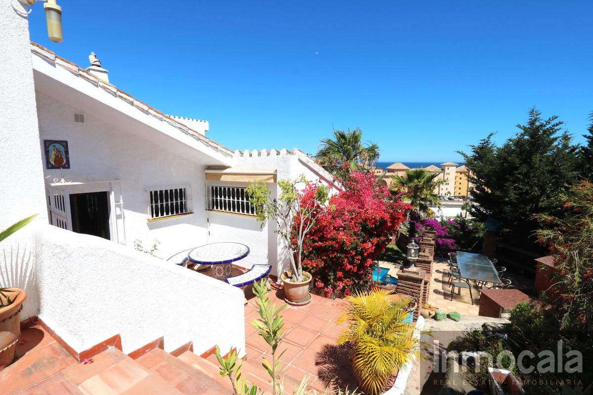 For sale of villa in Mijas