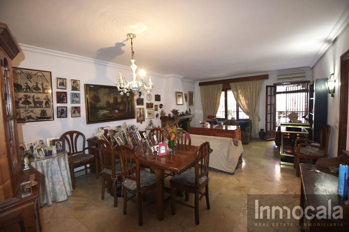 For sale of villa in Fuengirola