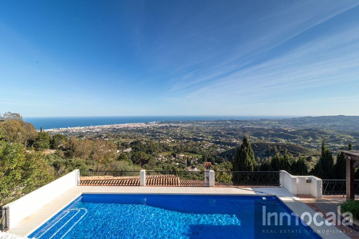 For sale of villa in Mijas
