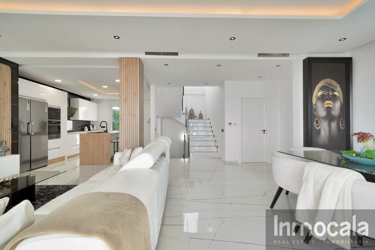 For sale of villa in Mijas