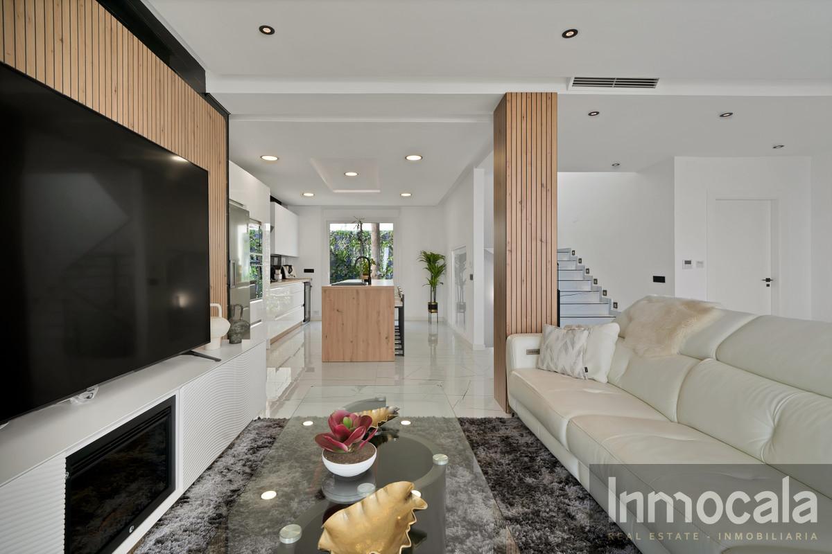 For sale of villa in Mijas