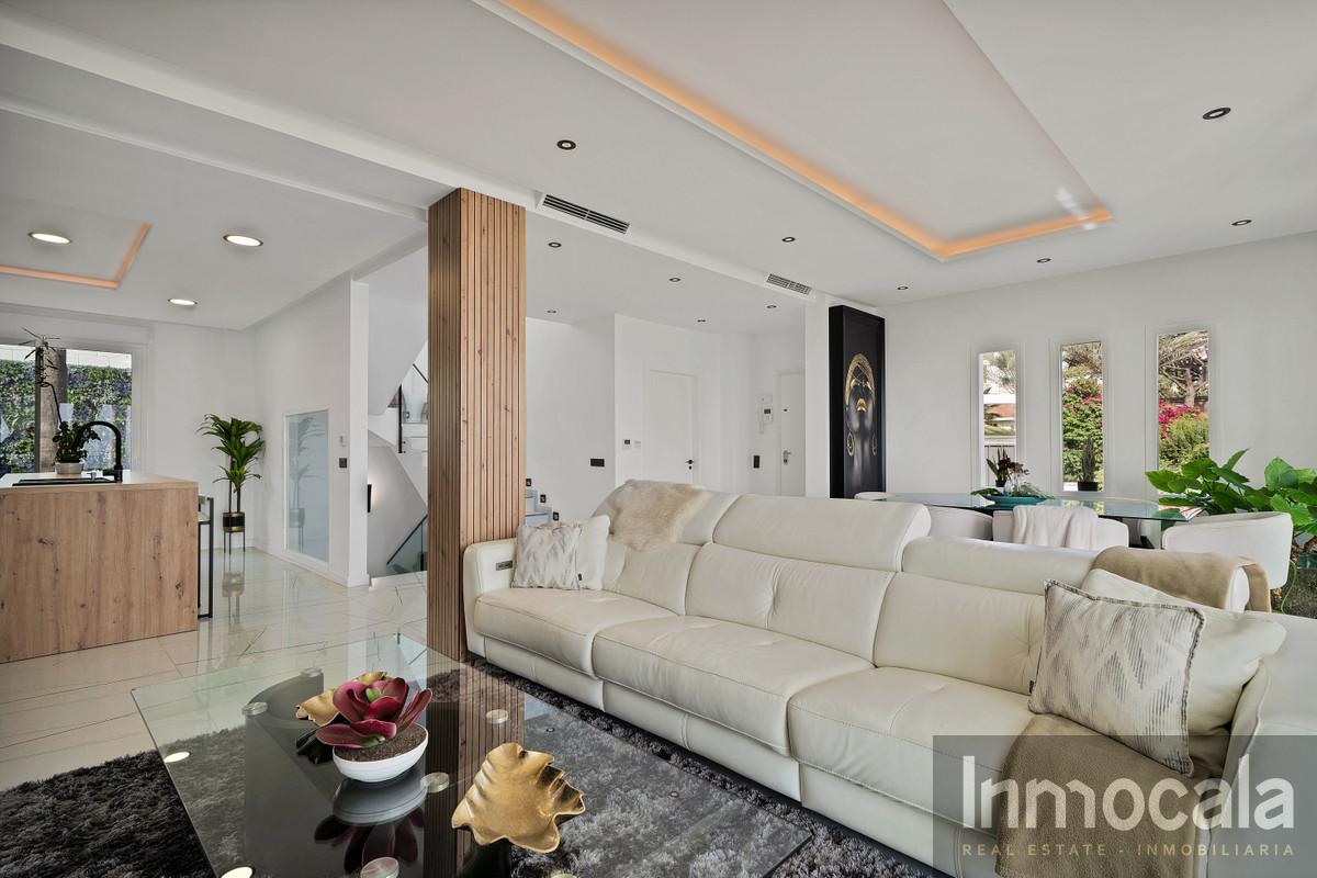 For sale of villa in Mijas