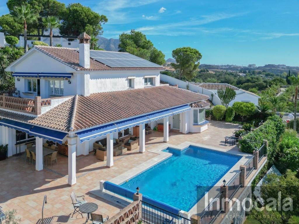 For sale of villa in Mijas