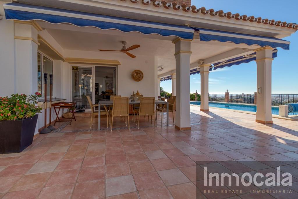 For sale of villa in Mijas