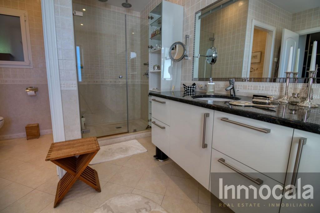 For sale of villa in Mijas