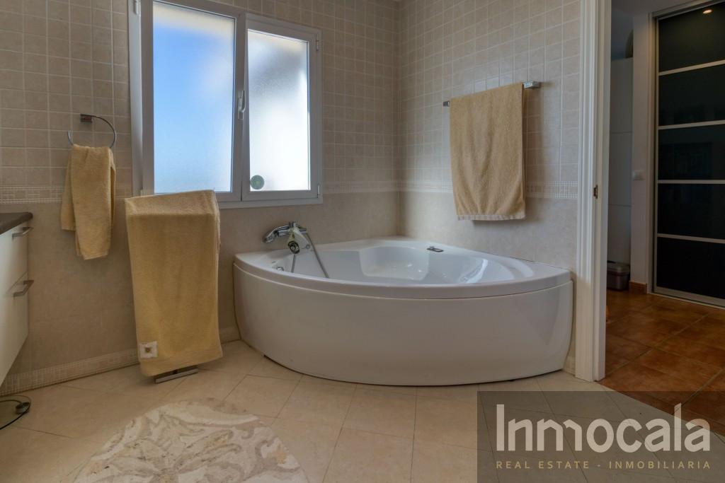 For sale of villa in Mijas
