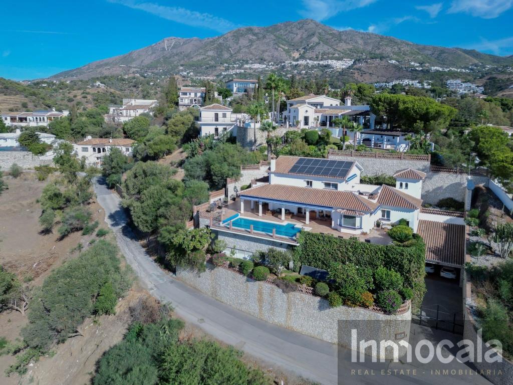 For sale of villa in Mijas
