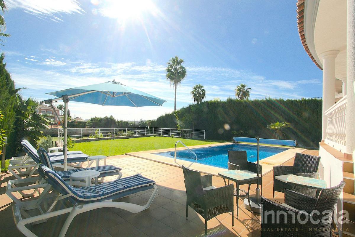 For sale of villa in Mijas Golf