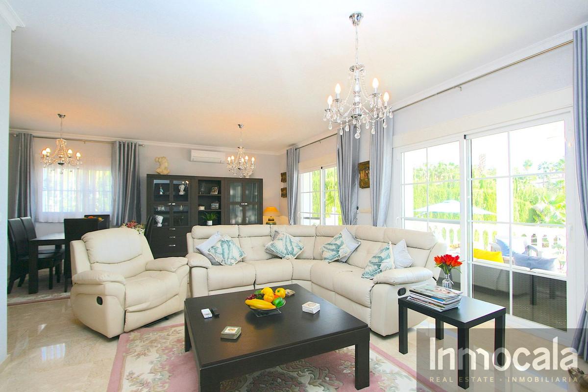 For sale of villa in Mijas Golf
