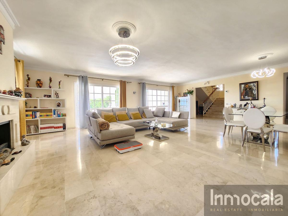 For sale of villa in Mijas Costa