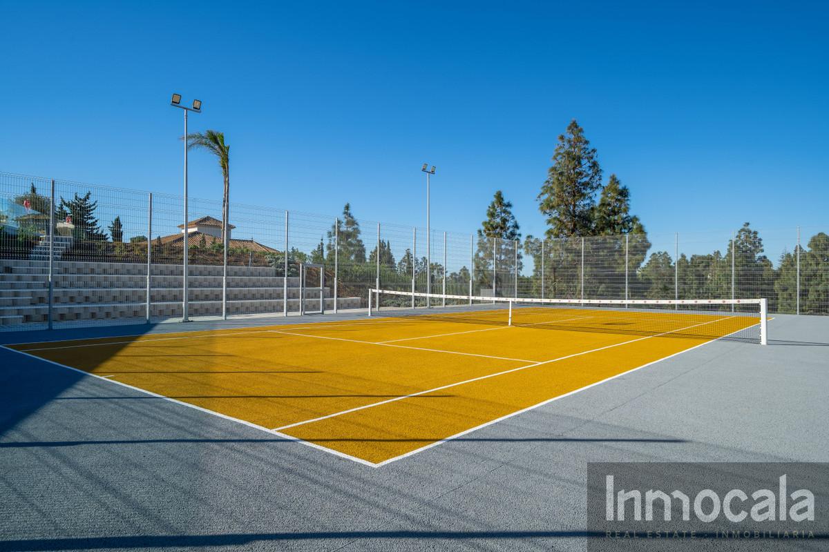 For sale of villa in Mijas