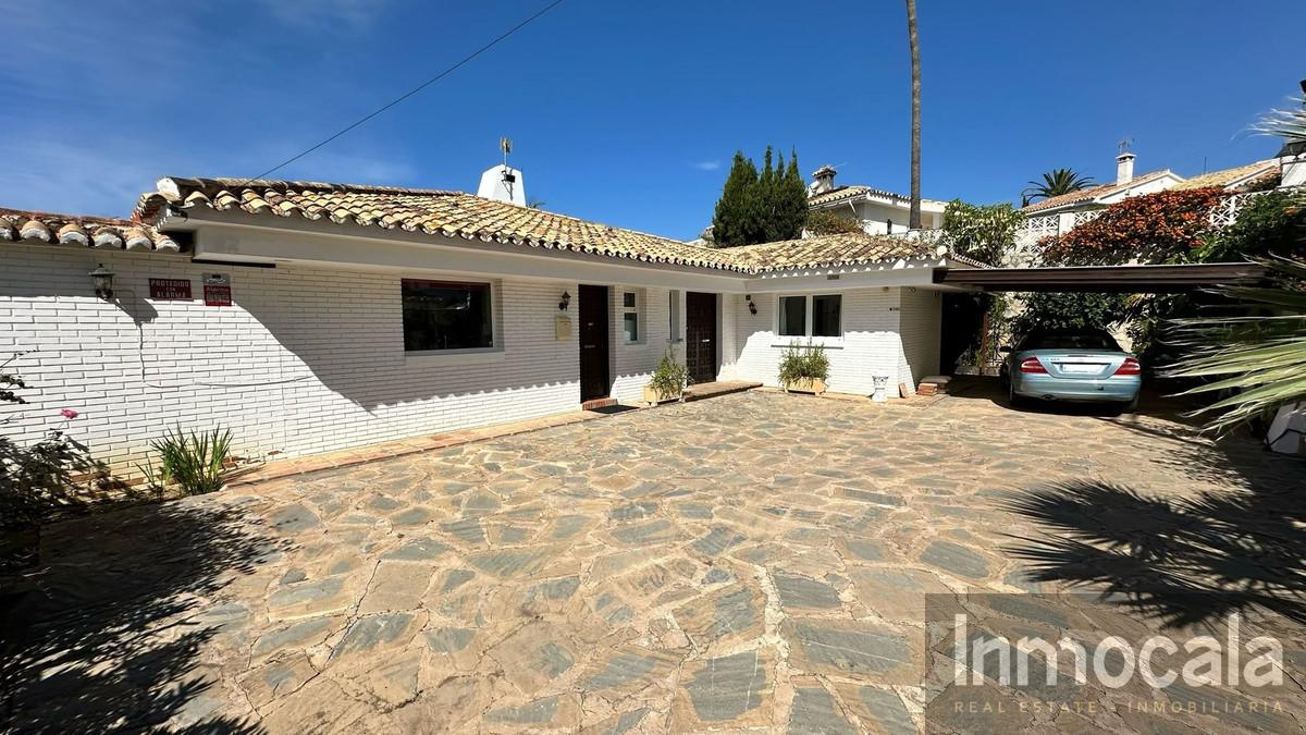 For sale of villa in Fuengirola