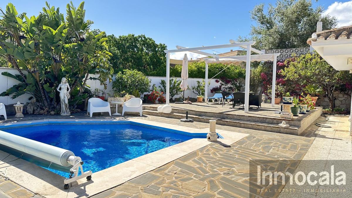 For sale of villa in Fuengirola