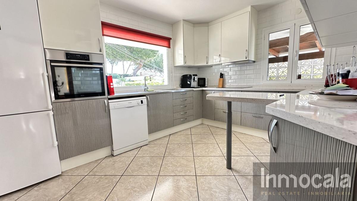 For sale of villa in Fuengirola