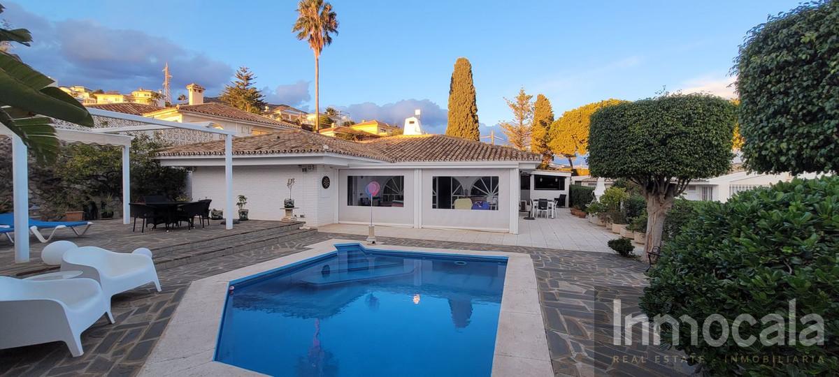 For sale of villa in Fuengirola