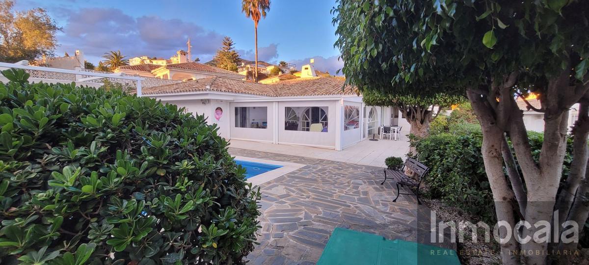 For sale of villa in Fuengirola