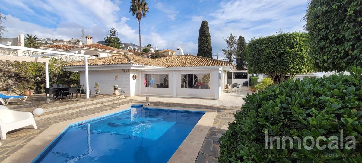 For sale of villa in Fuengirola