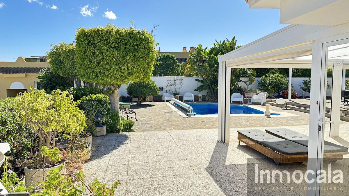 For sale of villa in Fuengirola