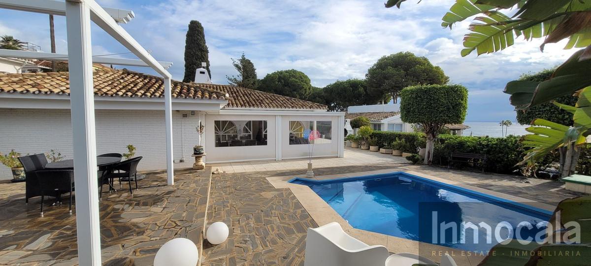 For sale of villa in Fuengirola