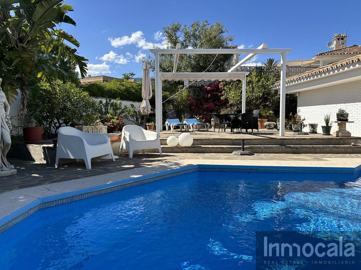 For sale of villa in Fuengirola