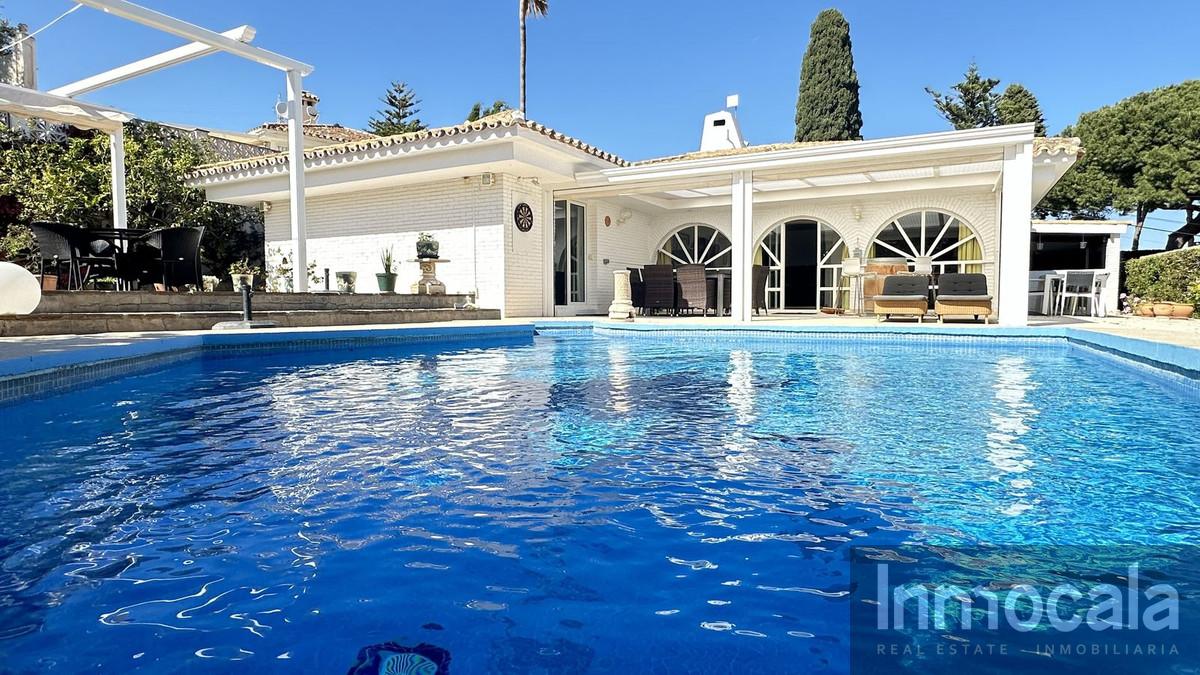 For sale of villa in Fuengirola
