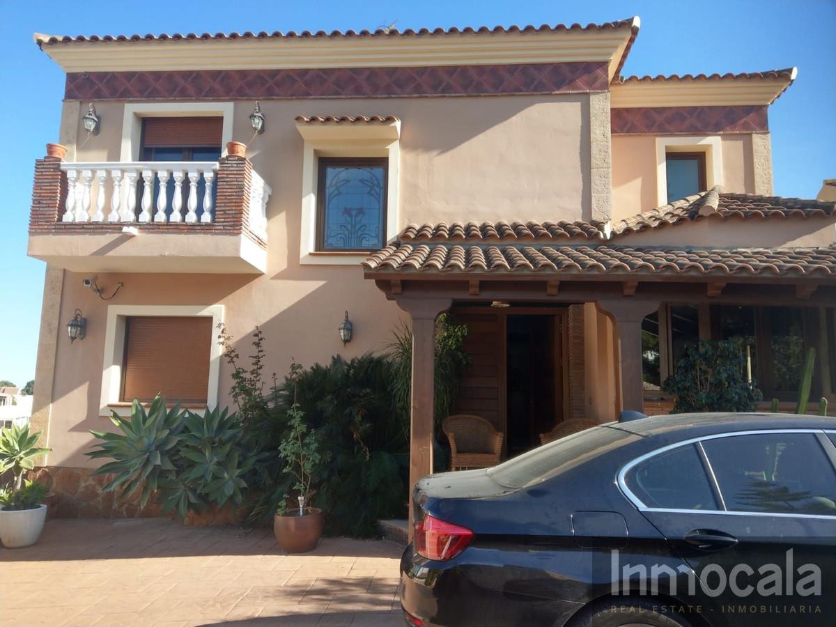 For sale of villa in Mijas