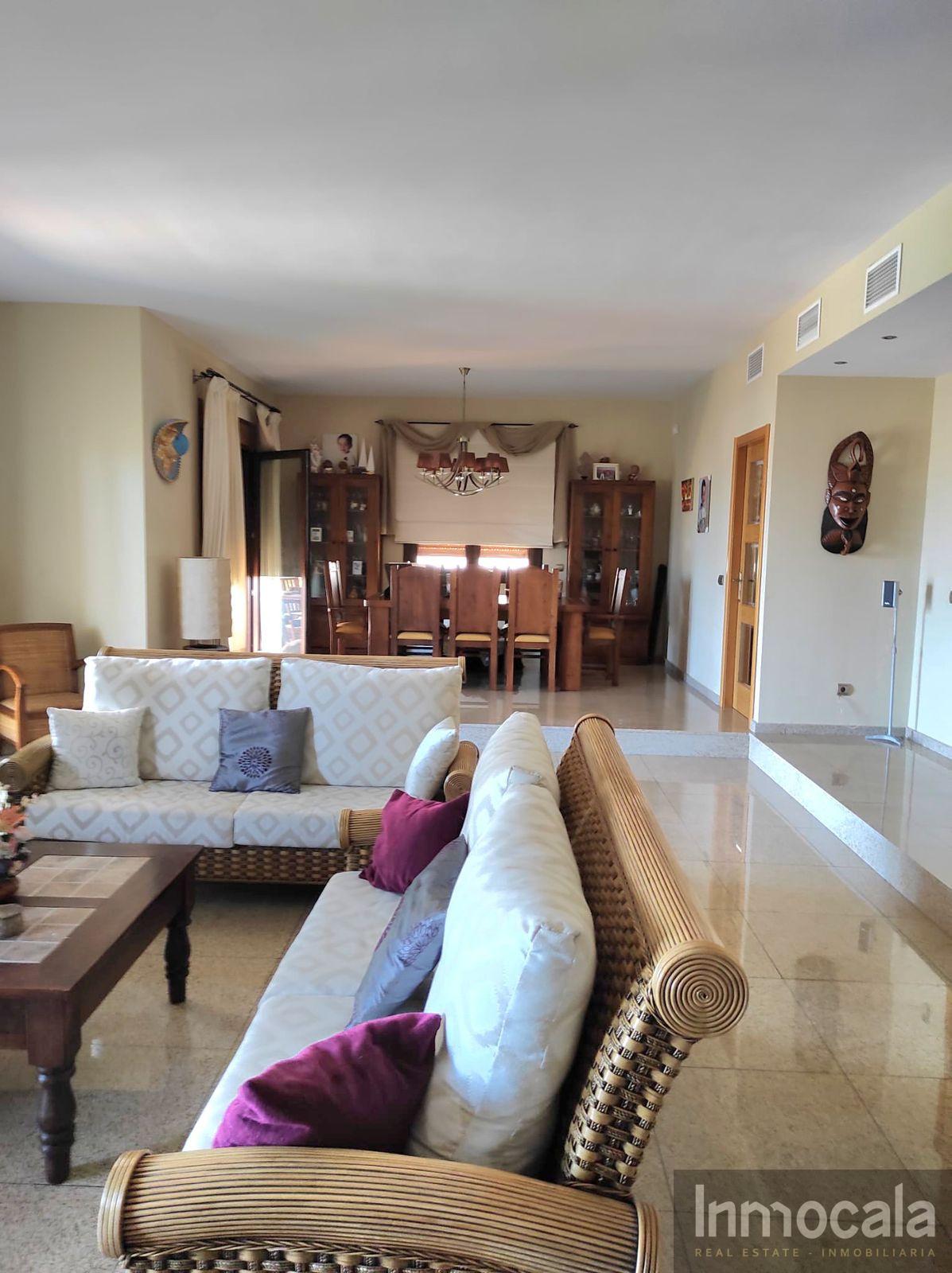 For sale of villa in Mijas