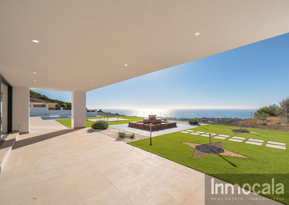 For sale of villa in Mijas