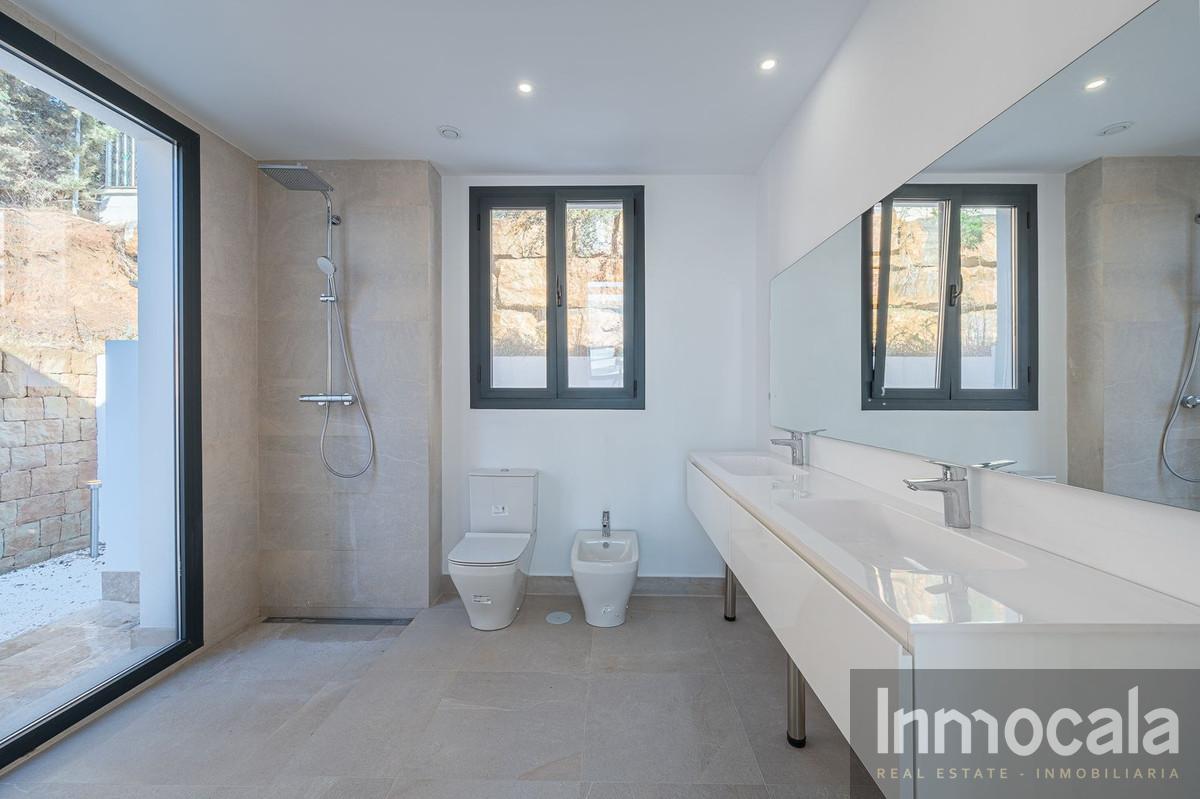 For sale of villa in Mijas