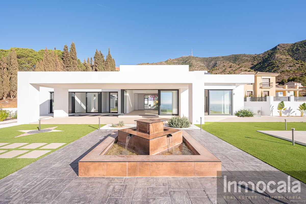 For sale of villa in Mijas