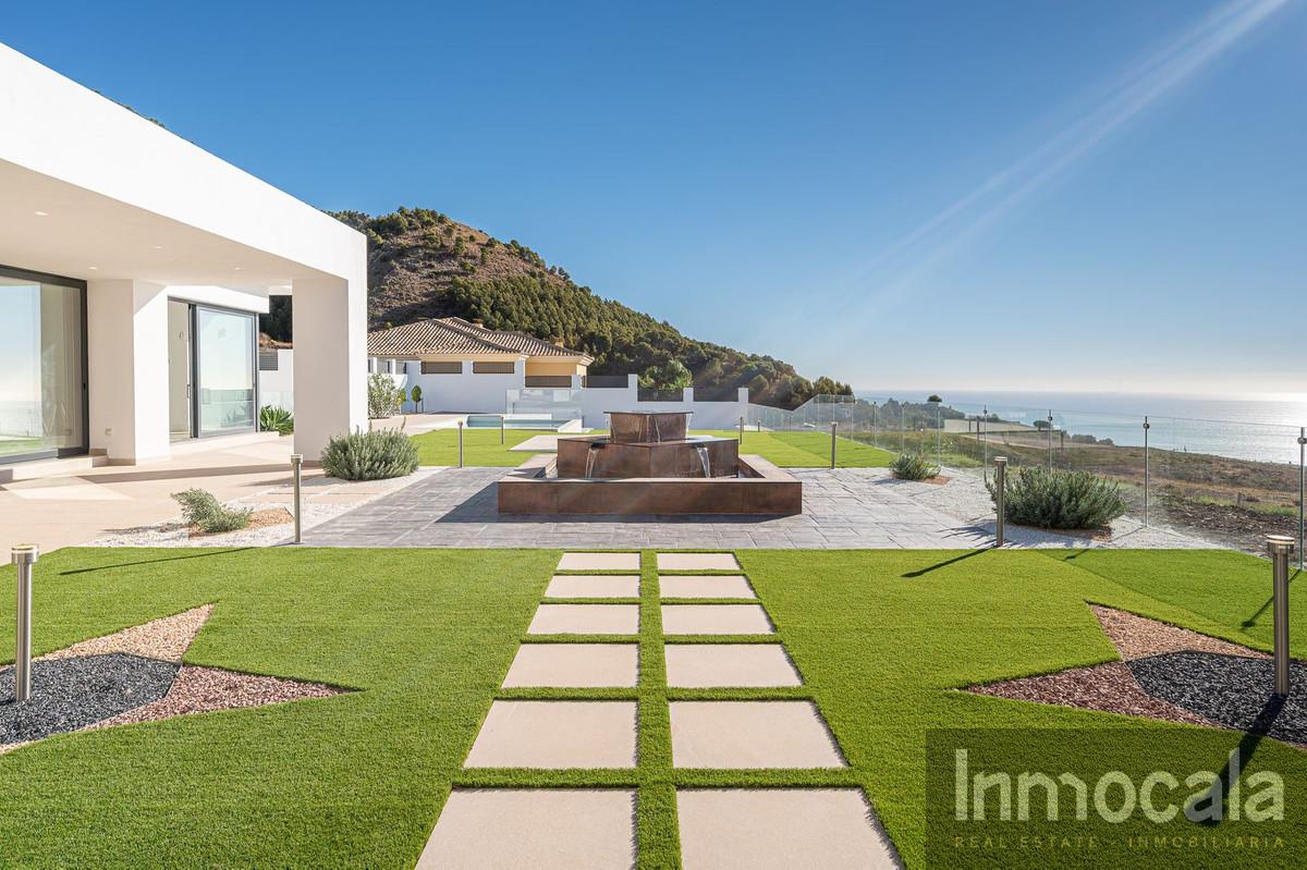 For sale of villa in Mijas