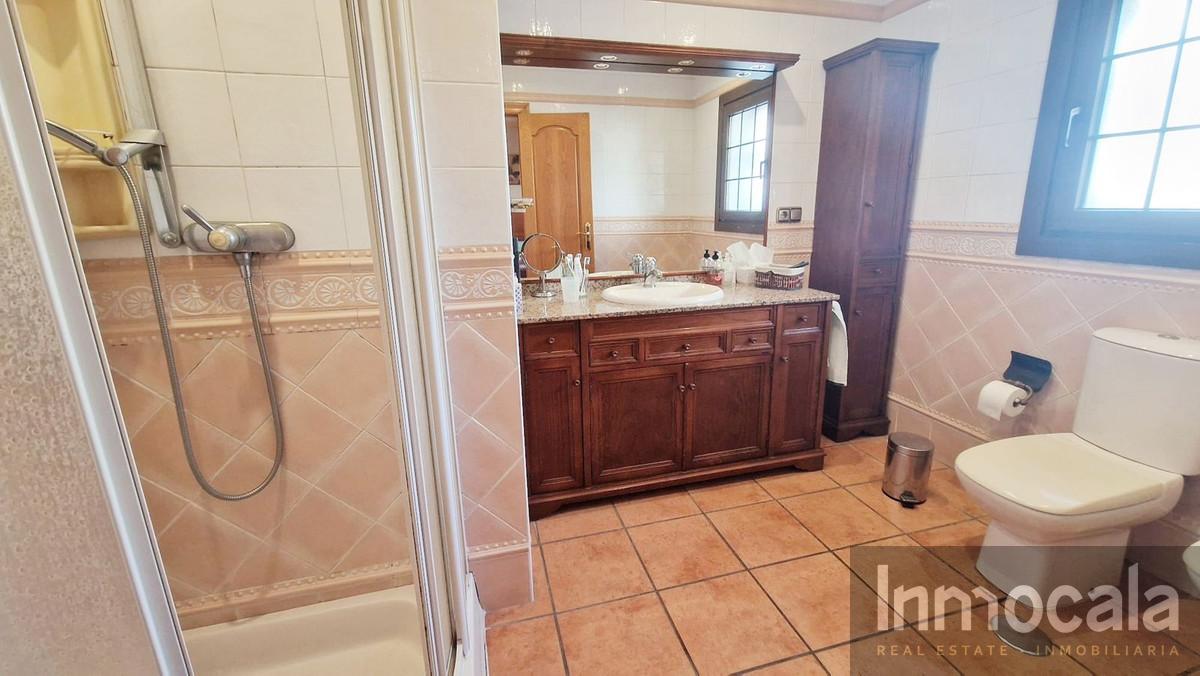 For sale of villa in Fuengirola