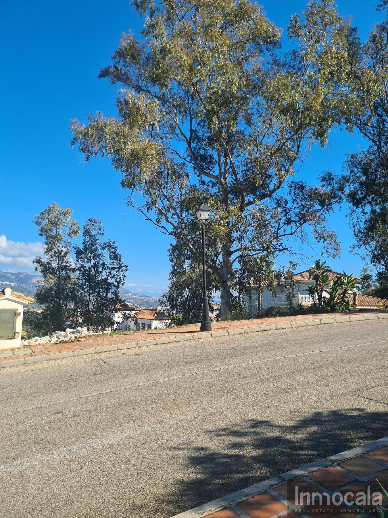 For sale of land in Mijas