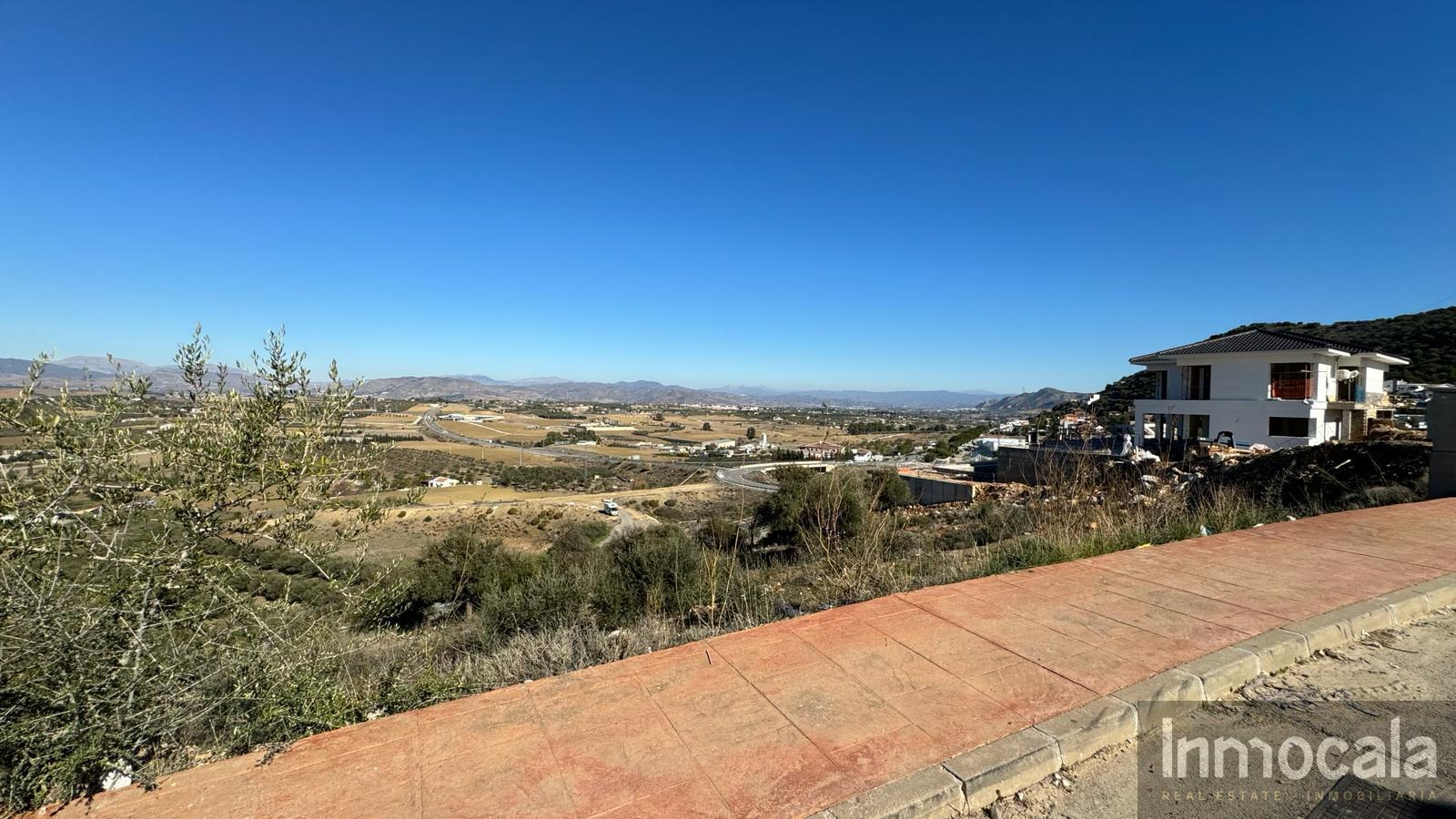 For sale of land in Coín