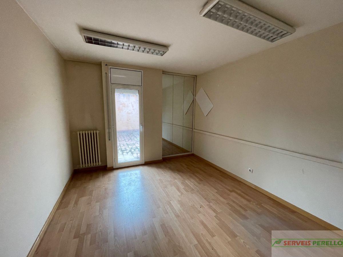 For sale of office in Mollerussa