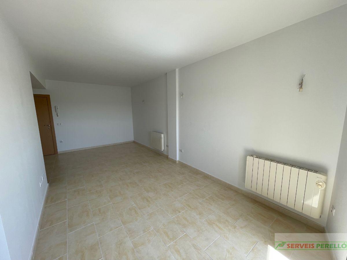 For rent of apartment in Linyola