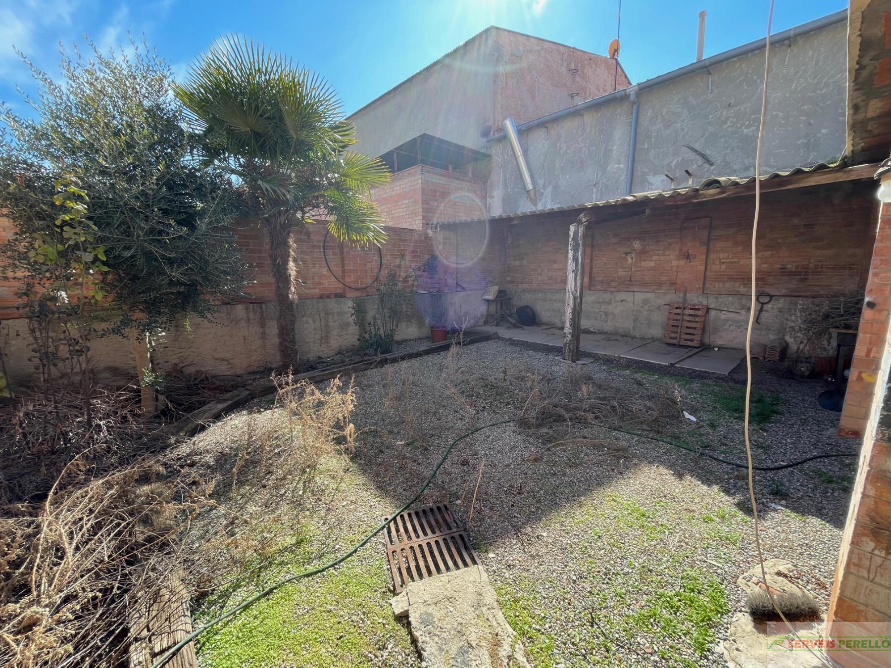 For sale of house in Castellnou de Seana