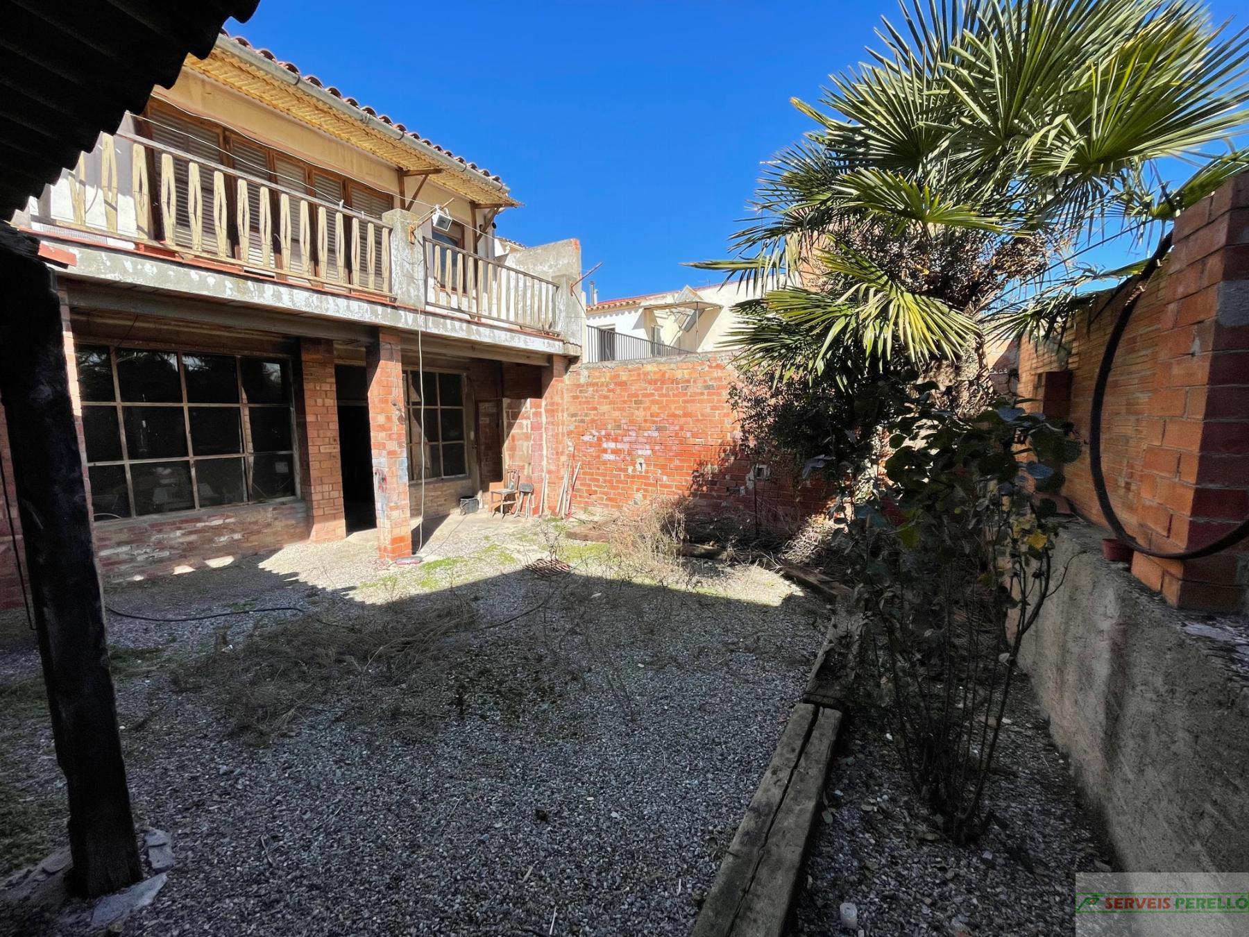 For sale of house in Castellnou de Seana