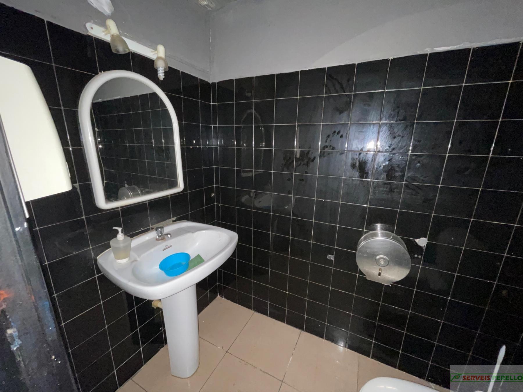 For rent of commercial in Mollerussa
