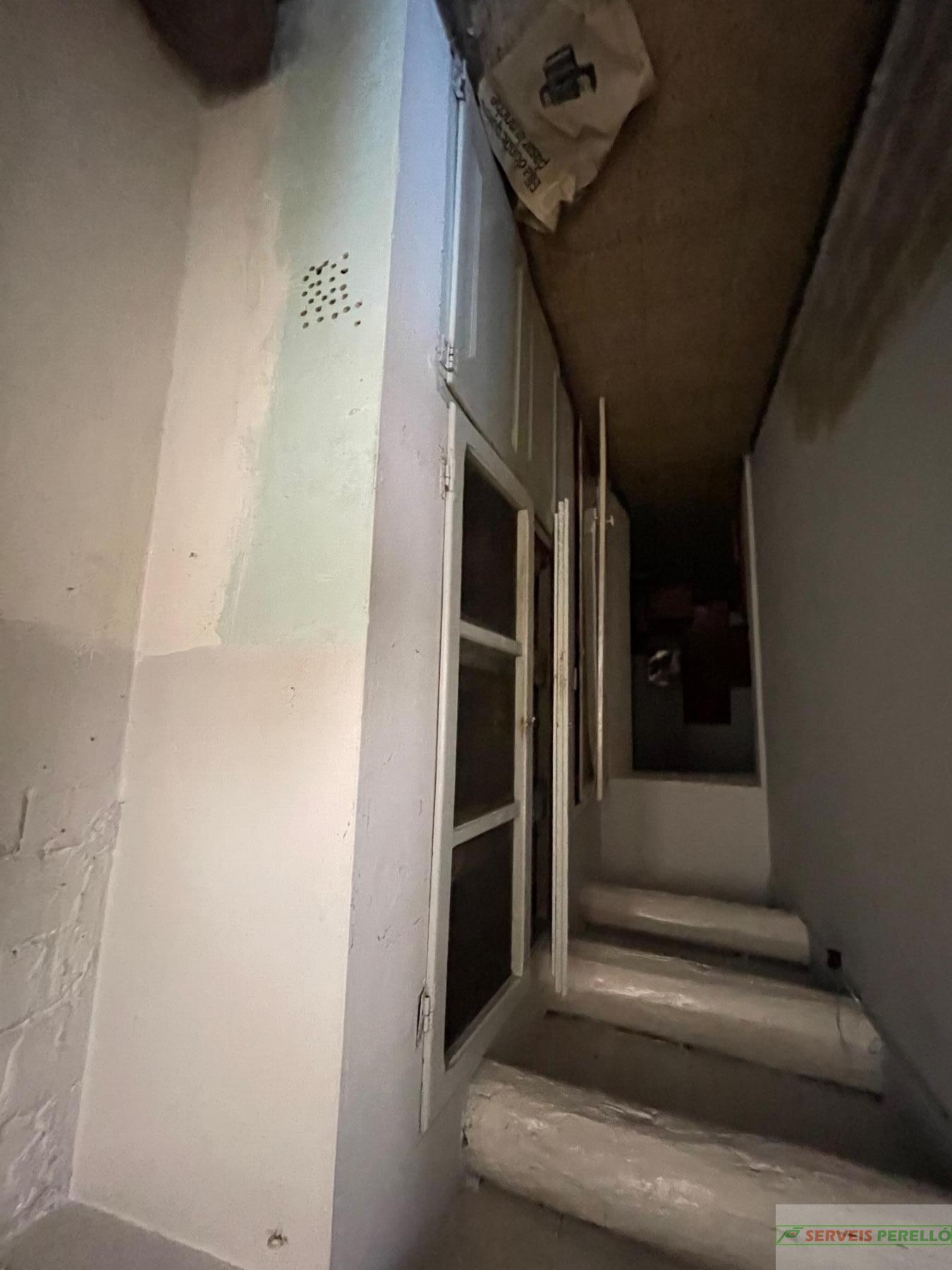 For sale of house in Bell-Lloc d Urgell