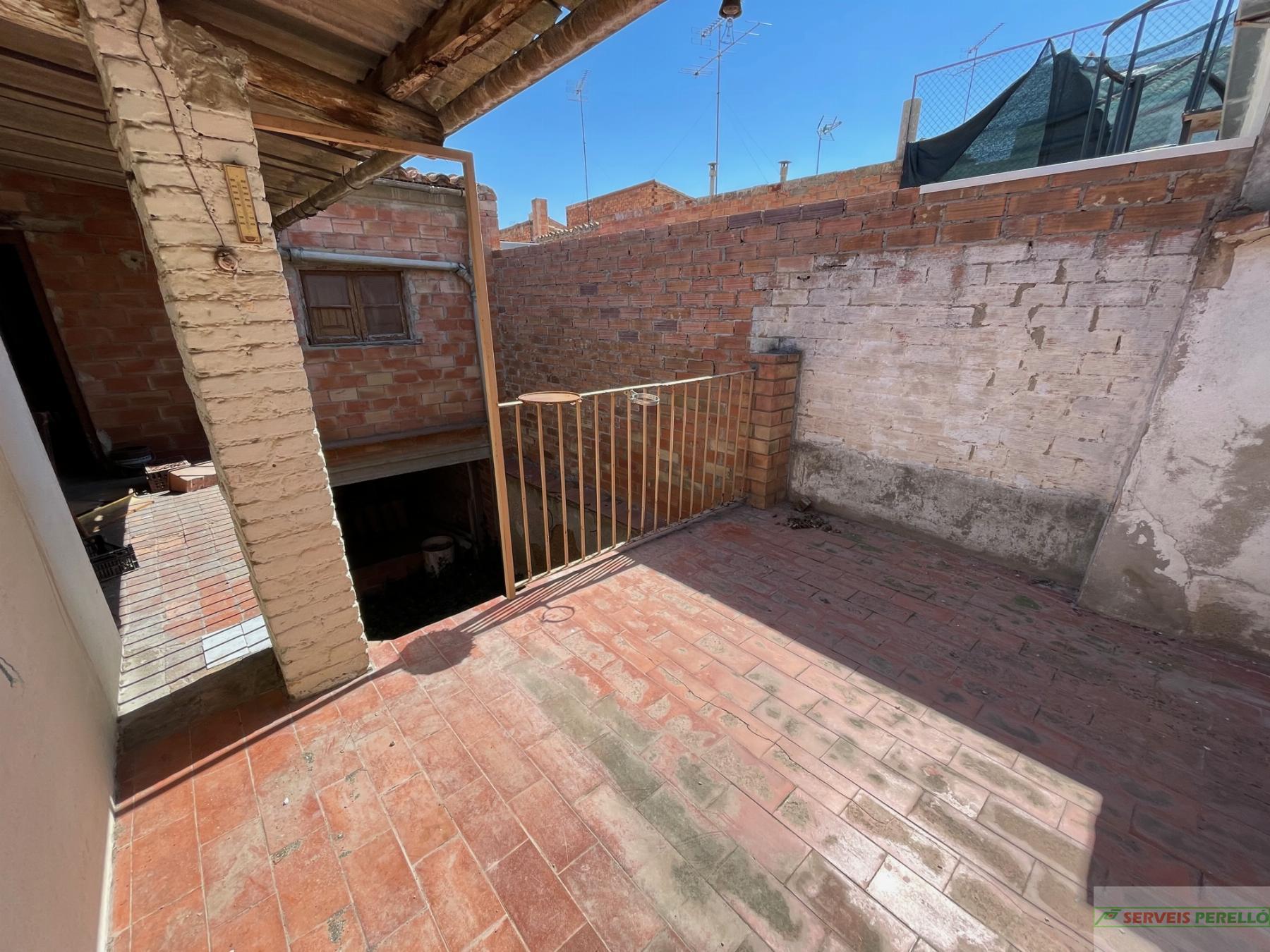 For sale of house in Bell-Lloc d Urgell